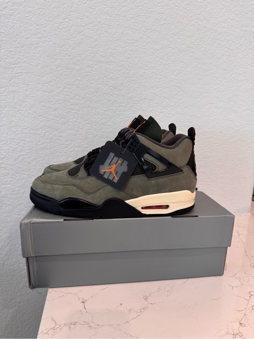 Air Jordan 4 “ undefeated “Retro Men’s Sneakers in Olive Green